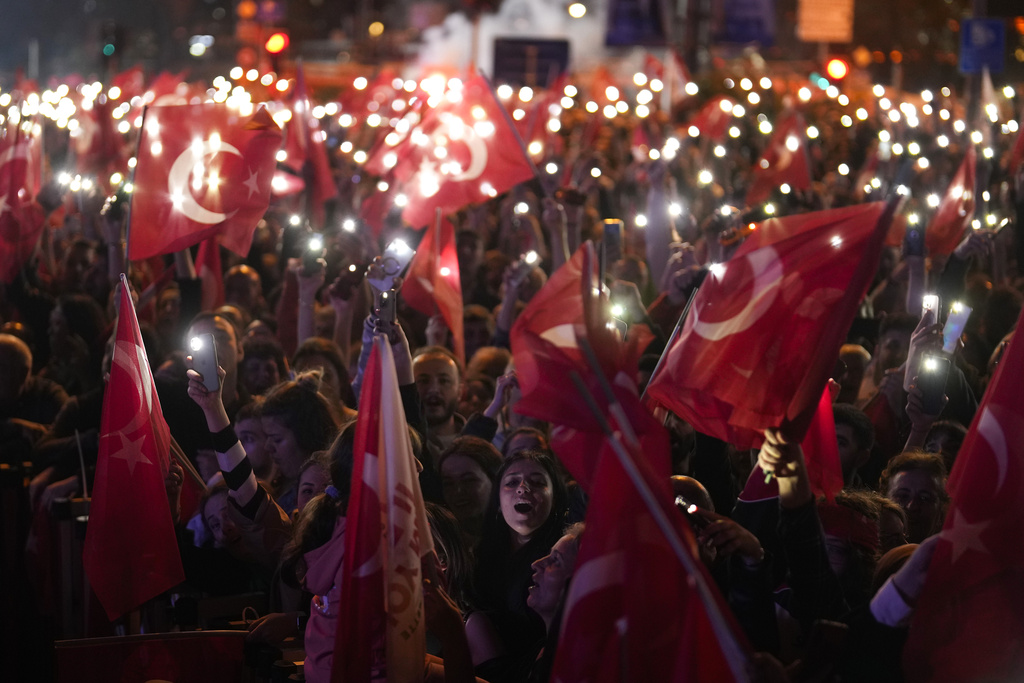 Τουρκία: Αλλαγές στο πολιτικό σκηνικό μετά τις εκλογές – Πού αποδίδεται η ήττα του Ερντογάν, πώς θριάμβευσε ο Ιμάμογλου