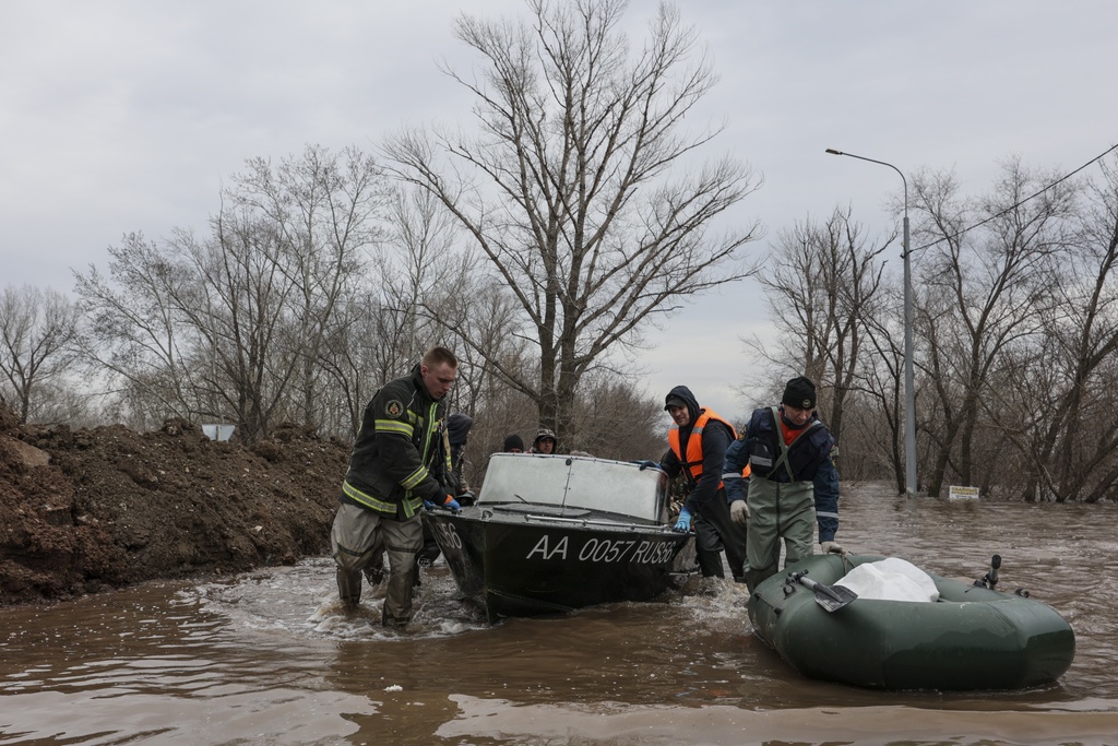 Πρωτοφανείς πλημμύρες σε Ρωσία και Καζακστάν από αιφνίδια και ταχύτατη υπερχείλιση ποταμών